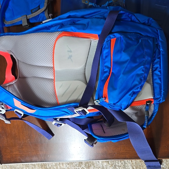CamelBak Soltice LR Backpack With Accessories. New!! - Picture 3 of 4